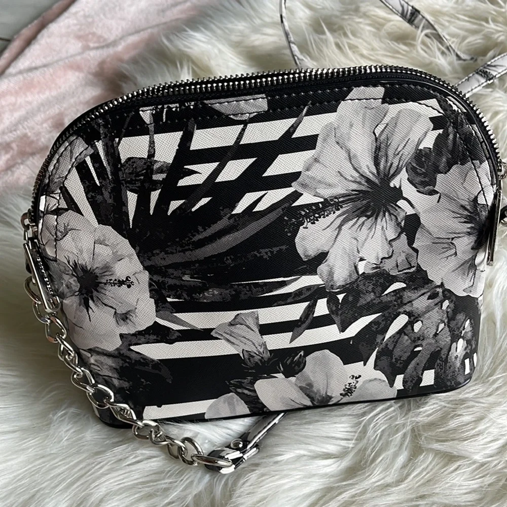 Purse - Picture 3 of 4